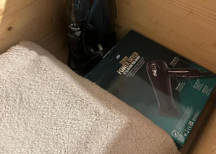 Проживання в сім'ї The Hideaway *